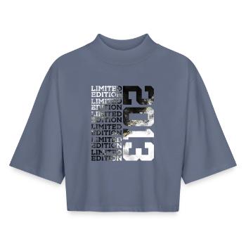 13 JAHRE LIMITED EDITION 2013 13. GEBURTSTAG - Boxy Frauen Recyceltes 1/2 Sleeved T-Shirt by Stanley/Stella - Blaugrau - Vorne - AI Model Female 172 light (172cm)
