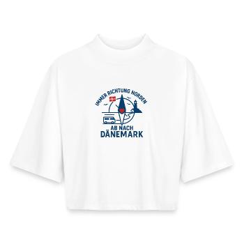 Toujours en route vers le nord – voyage de vacances au Danemark - T-shirt femme coupe boxy recyclé manches mi-longues Stanley/Stella - blanc - Devant - AI Model Female 172 dark (172cm)