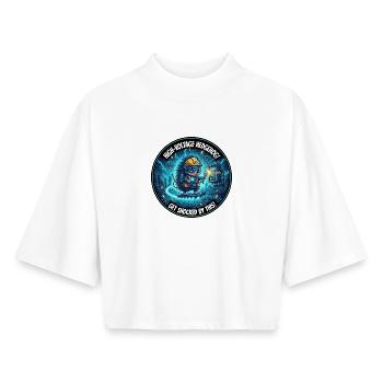 Hochspannung Igel: Stromschock-Design - Boxy Frauen Recyceltes 1/2 Sleeved T-Shirt by Stanley/Stella - Weiß - Vorne - AI Model Female 172 dark (172cm)