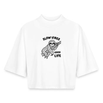 Faultier, der auf einem Ast ruht - Boxy Frauen Recyceltes 1/2 Sleeved T-Shirt by Stanley/Stella - Weiß - Vorne - AI Model Female 172 dark (172cm)