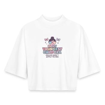 Dans l’humour de l’ère de My Younger Child et de la famille des filles - T-shirt femme coupe boxy recyclé manches mi-longues Stanley/Stella - blanc - Devant - AI Model Female 172 dark (172cm)