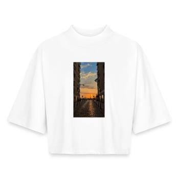 Dusk on Cobblestone Street - Boxy Women's Recycled 1/2 Sleeved T-Shirt by Stanley/Stella - white - Front - AI Model Female 172 dark (172cm)