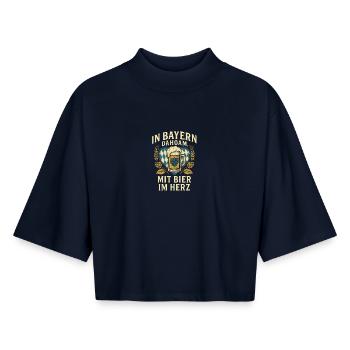 In Bayern dahoam – Bier im Herz - Boxy Frauen Recyceltes 1/2 Sleeved T-Shirt by Stanley/Stella - Navy - Vorne - AI Model Female 172 light (172cm)