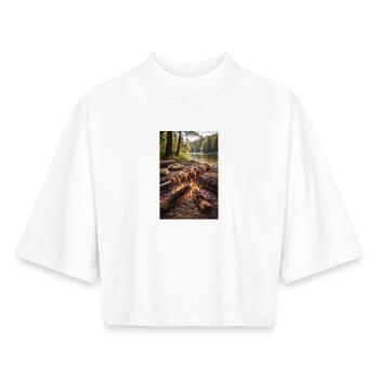 Des brochettes barbecue autour du feu de camp au bord du lac - T-shirt femme coupe boxy recyclé manches mi-longues Stanley/Stella - blanc - Devant - AI Model Female 172 dark (172cm)