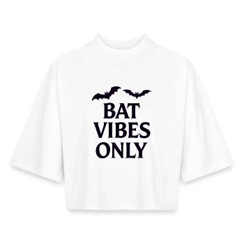 Bat vibes for horror fans - Boxy Women's Recycled 1/2 Sleeved T-Shirt by Stanley/Stella - white - Front - AI Model Female 172 dark (172cm)