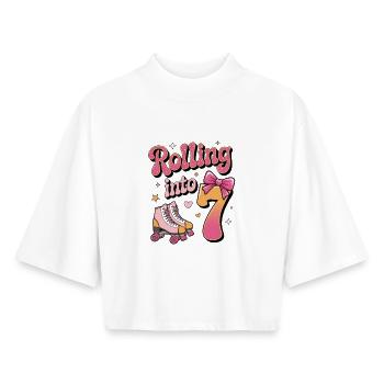 Rolling into 7 Kinder Geburtstag T-Shirt - Boxy Frauen Recyceltes 1/2 Sleeved T-Shirt by Stanley/Stella - Weiß - Vorne - AI Model Female 172 dark (172cm)