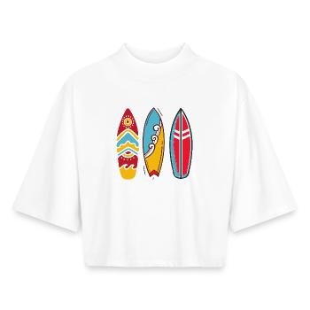 Trois planches surf pop art - T-shirt femme coupe boxy recyclé manches mi-longues Stanley/Stella - blanc - Devant - AI Model Female 172 dark (172cm)