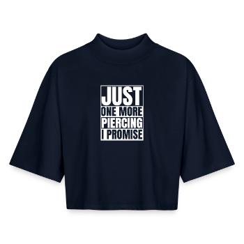 Lustiger Piercing Spruch Schmuck Englisch Geschenk - Boxy Frauen Recyceltes 1/2 Sleeved T-Shirt by Stanley/Stella - Navy - Vorne - AI Model Female 172 light (172cm)