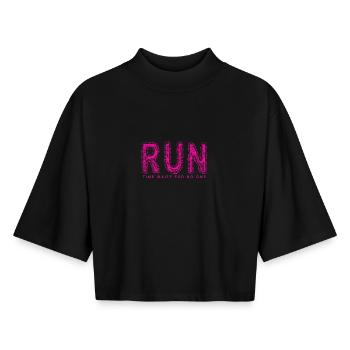 RUN - Boxy Women's Recycled 1/2 Sleeved T-Shirt by Stanley/Stella - black - Front - AI Model Female 172 light (172cm)
