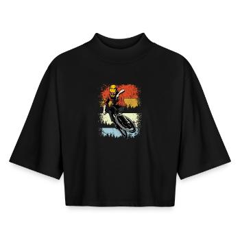 Retro BMX Fahrer auf Sunset Stripes - Boxy Frauen Recyceltes 1/2 Sleeved T-Shirt by Stanley/Stella - Schwarz - Vorne - AI Model Female 172 light (172cm)