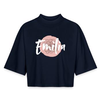Emilia Girl Name Baby Shower Shirt Name - T-shirt femme coupe boxy recyclé manches mi-longues Stanley/Stella - marine - Devant - AI Model Female 172 light (172cm)