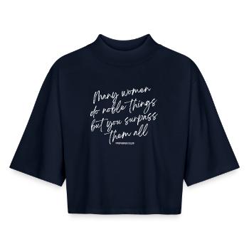 Proverbes 31:29 Don chrétien. - T-shirt femme coupe boxy recyclé manches mi-longues Stanley/Stella - marine - Devant - AI Model Female 172 light (172cm)