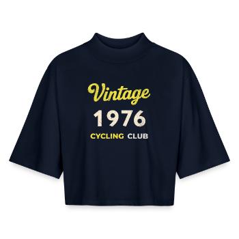 Vintage 1976 – Cycling Club Retro Geburtsjahr - Boxy Frauen Recyceltes 1/2 Sleeved T-Shirt by Stanley/Stella - Navy - Vorne - AI Model Female 172 light (172cm)