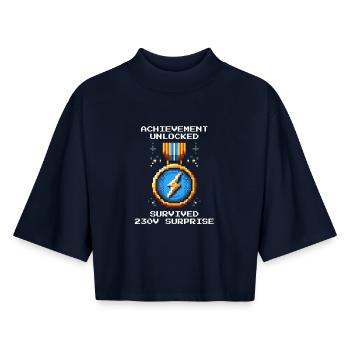 230V überlebt | Elektriker Elektrotechnik - Boxy Frauen Recyceltes 1/2 Sleeved T-Shirt by Stanley/Stella - Navy - Vorne - AI Model Female 172 light (172cm)