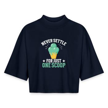Minz-Schokoladenchip-Cream-Kugel Frische Minze - Boxy Frauen Recyceltes 1/2 Sleeved T-Shirt by Stanley/Stella - Navy - Vorne - AI Model Female 172 light (172cm)