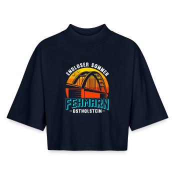 Ostsee ENDLOSER SOMMER FEHMARN OSTHOLSTEIN Lustig - Boxy Frauen Recyceltes 1/2 Sleeved T-Shirt by Stanley/Stella - Navy - Vorne - AI Model Female 172 light (172cm)