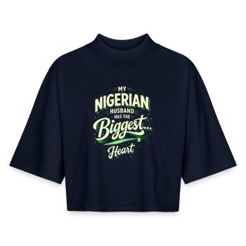 Nigerianischer Ehemann, mon mari nigérian, - T-shirt femme coupe boxy recyclé manches mi-longues Stanley/Stella - marine - Devant - AI Model Female 172 light (172cm)