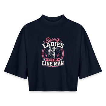 Épouse d’un professionnel de la ligne électrique - T-shirt femme coupe boxy recyclé manches mi-longues Stanley/Stella - marine - Devant - AI Model Female 172 light (172cm)