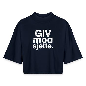 Giv moa sjette. Chemise en dialecte flamand occidental - T-shirt femme coupe boxy recyclé manches mi-longues Stanley/Stella - marine - Devant - AI Model Female 172 light (172cm)