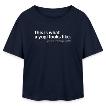 yoga voici à quoi ressemble un yogi - T-shirt femme coupe décontractée en coton modal Stanley/Stella - marine - Devant - AI Model Female 172 light (172cm)