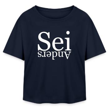Être différent - T-shirt femme coupe décontractée en coton modal Stanley/Stella - marine - Devant - AI Model Female 172 light (172cm)