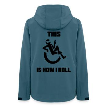 Das ist, als würde ich mich in meinem Rollstuhl wälzen* - Frauen Recycelte Softshelljacke von Stanley/Stella - Dunkles Petrol - Hinten - AI Model Female 172 light (172cm)