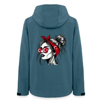 femme turque élégante avec design de drapeau turc - Veste softshell femme recyclée Stanley/Stella - bleu pétrole foncé - Dos - AI Model Female 172 light (172cm)