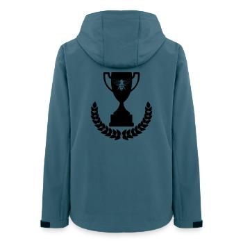 Tasse mit ausgeschnittenem Bienen- und Lorbeerkranz - Frauen Recycelte Softshelljacke von Stanley/Stella - Dunkles Petrol - Hinten - AI Model Female 172 light (172cm)