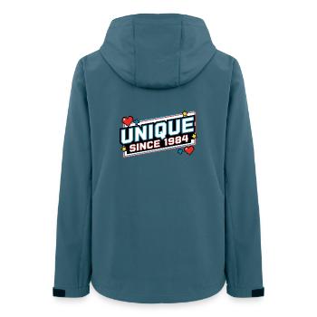 Unique depuis 1984 - Retro Gaming design vintage - Veste softshell femme recyclée Stanley/Stella - bleu pétrole foncé - Dos - AI Model Female 172 light (172cm)