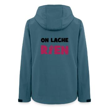 On lâche rien ! - Veste softshell femme recyclée Stanley/Stella - bleu pétrole foncé - Dos - AI Model Female 172 light (172cm)