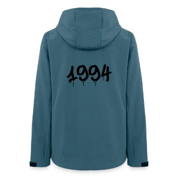 Graffiti : 1994 - Frauen Recycelte Softshelljacke von Stanley/Stella - Dunkles Petrol - Hinten - AI Model Female 172 light (172cm)