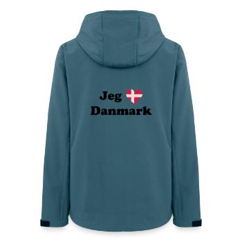 Jeg elsker Danmark - J'aime le Danemark - Veste softshell femme recyclée Stanley/Stella - bleu pétrole foncé - Dos - AI Model Female 172 light (172cm)