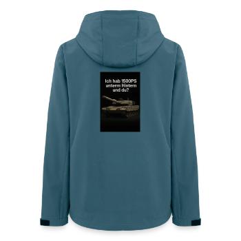 1500PS Unterwegs: Tank Spruch - Frauen Recycelte Softshelljacke von Stanley/Stella - Dunkles Petrol - Hinten - AI Model Female 172 light (172cm)
