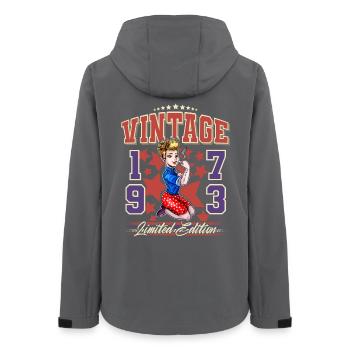 1973 Année de naissance Anniversaire Vintage Rockabilly - Veste softshell femme recyclée Stanley/Stella - charbon - Dos - AI Model Female 172 light (172cm)