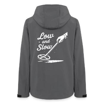 Niedrige und langsame Schatzsuche-Metallerkennung - Frauen Recycelte Softshelljacke von Stanley/Stella - Anthrazit - Hinten - AI Model Female 172 light (172cm)