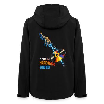 Berlin Hardtekk Tekke Ostdeutschland - Frauen Recycelte Softshelljacke von Stanley/Stella - Schwarz - Hinten - AI Model Female 172 light (172cm)