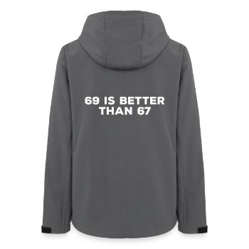 69 Is Better Than 67 - lustige erwachsenen Sprüche - Frauen Recycelte Softshelljacke von Stanley/Stella - Anthrazit - Hinten - AI Model Female 172 light (172cm)