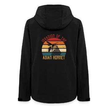 Invasion Of The Asian Hornet Bees Retro Vintage - Frauen Recycelte Softshelljacke von Stanley/Stella - Schwarz - Hinten - AI Model Female 172 light (172cm)