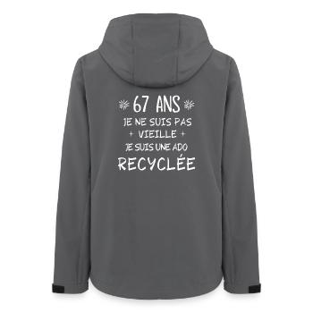 ado recyclée, anniversaire 67 ans, 67 ans - Veste softshell femme recyclée Stanley/Stella - charbon - Dos - AI Model Female 172 light (172cm)