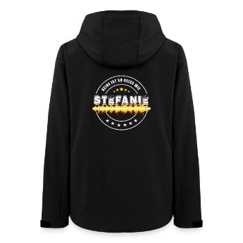 Keine ist so heiss wie Stefanie - Frauen Recycelte Softshelljacke von Stanley/Stella - Schwarz - Hinten - AI Model Female 172 light (172cm)