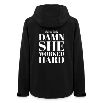 damn she worked hard | Feministisches Zitat - Frauen Recycelte Softshelljacke von Stanley/Stella - Schwarz - Hinten - AI Model Female 172 light (172cm)
