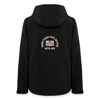 Kassetten-Nostalgie 1985 Regenbogenband - Frauen Recycelte Softshelljacke von Stanley/Stella - Schwarz - Hinten - AI Model Female 172 light (172cm)
