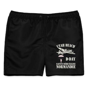 Utah Beach D-Day Sainte-Mère-Église - Männer Badeshorts - Schwarz - Vorne - AI Model Male 178 light (178cm)