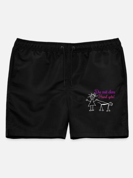 Die mit dem Hund geht ! - Männer Badeshorts - Schwarz