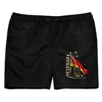Gedenkflagge und Stiefel Veteranentag Veteran - Männer Badeshorts - Schwarz - Vorne - AI Model Male 178 light (178cm)
