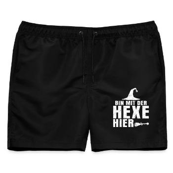 Ich Bin Mit Der Hexe Hier - Männer Badeshorts - Schwarz - Vorne - AI Model Male 178 light (178cm)