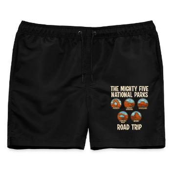 Mighty Five National Parks Road Trip USA Reise - Männer Badeshorts - Schwarz - Vorne - AI Model Male 178 light (178cm)