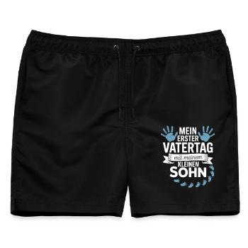 Erster Vatertag Papa Sohn Shirt - Männer Badeshorts - Schwarz - Vorne - AI Model Male 178 light (178cm)