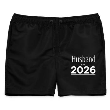 Husband 2026 Hochzeit Handschrift - Männer Badeshorts - Schwarz - Vorne - AI Model Male 178 light (178cm)