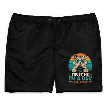 Trust Me I’m a Dev – Programmierer Katze - Männer Badeshorts - Schwarz - Vorne - AI Model Male 178 light (178cm)